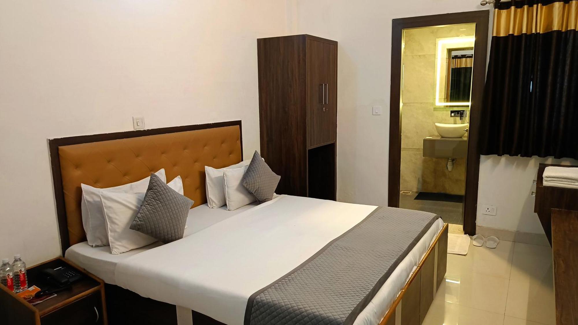 Hotel Shyam Palace India Agra 아그라 외부 사진