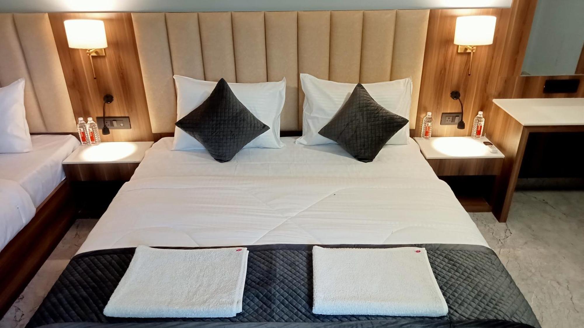Hotel Shyam Palace India Agra 아그라 외부 사진